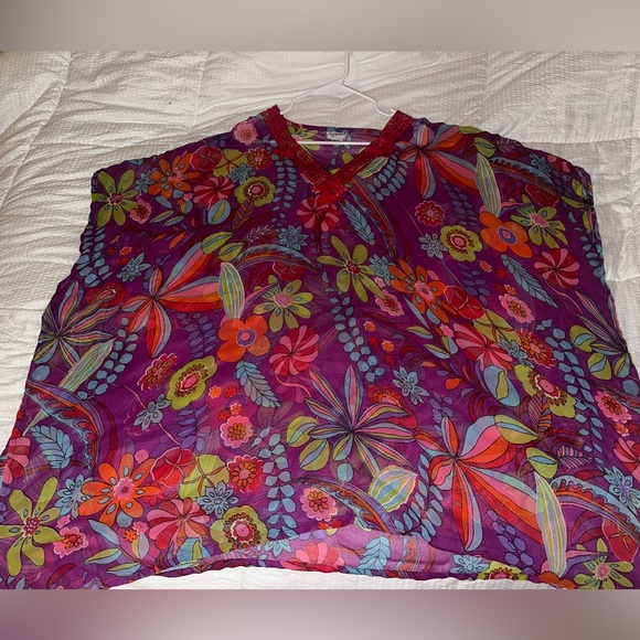 Swimsuit cover-up / one size fits all/ very flowey on size s-m - Picture 2 of 4